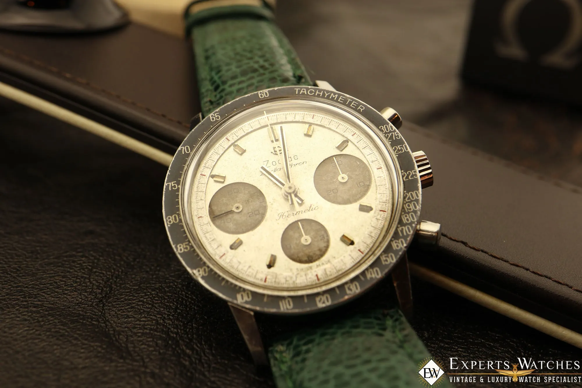 1960's Serviced Vintage Zodiac Chronograph Zodia-Chron Valjoux 72 Hermetic Box