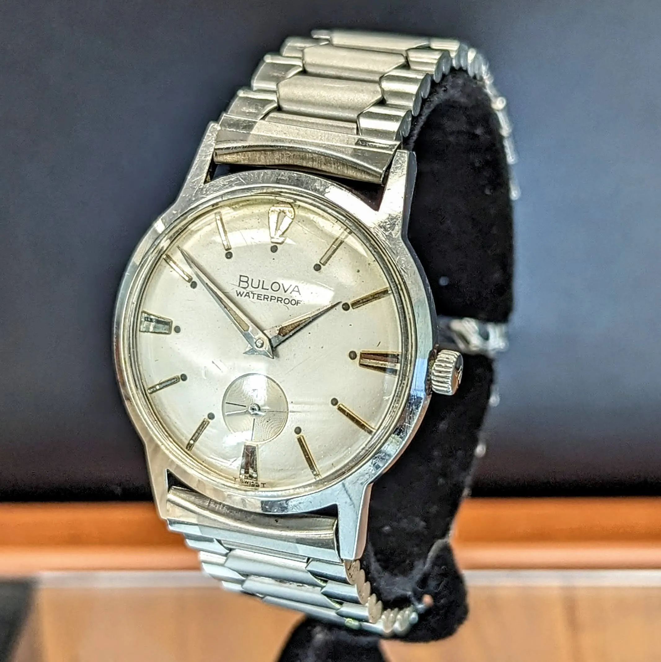 1966 BULOVA Surf King Waterproof Wristwatch 32mm Swiss Made Watch - All Stainless Steel