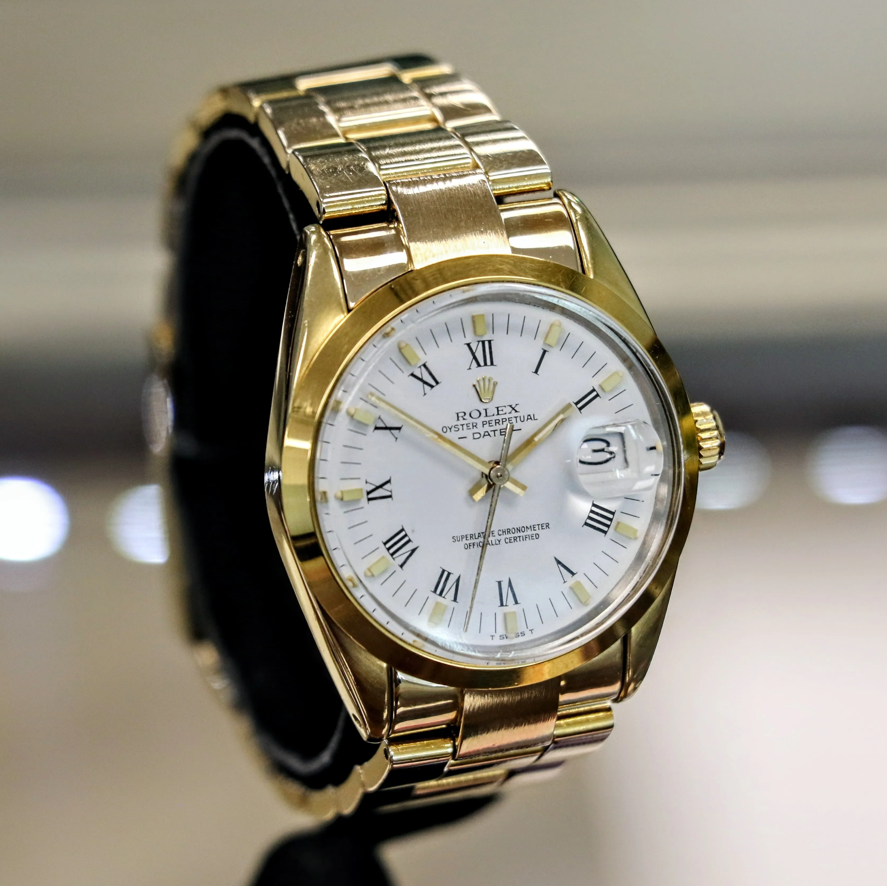 1985 ROLEX Oyster Perpetual Date 34mm Wristwatch Ref. 15505 Cal. 3035 27 Jewels Roman Numerals Dial Vintage Watch