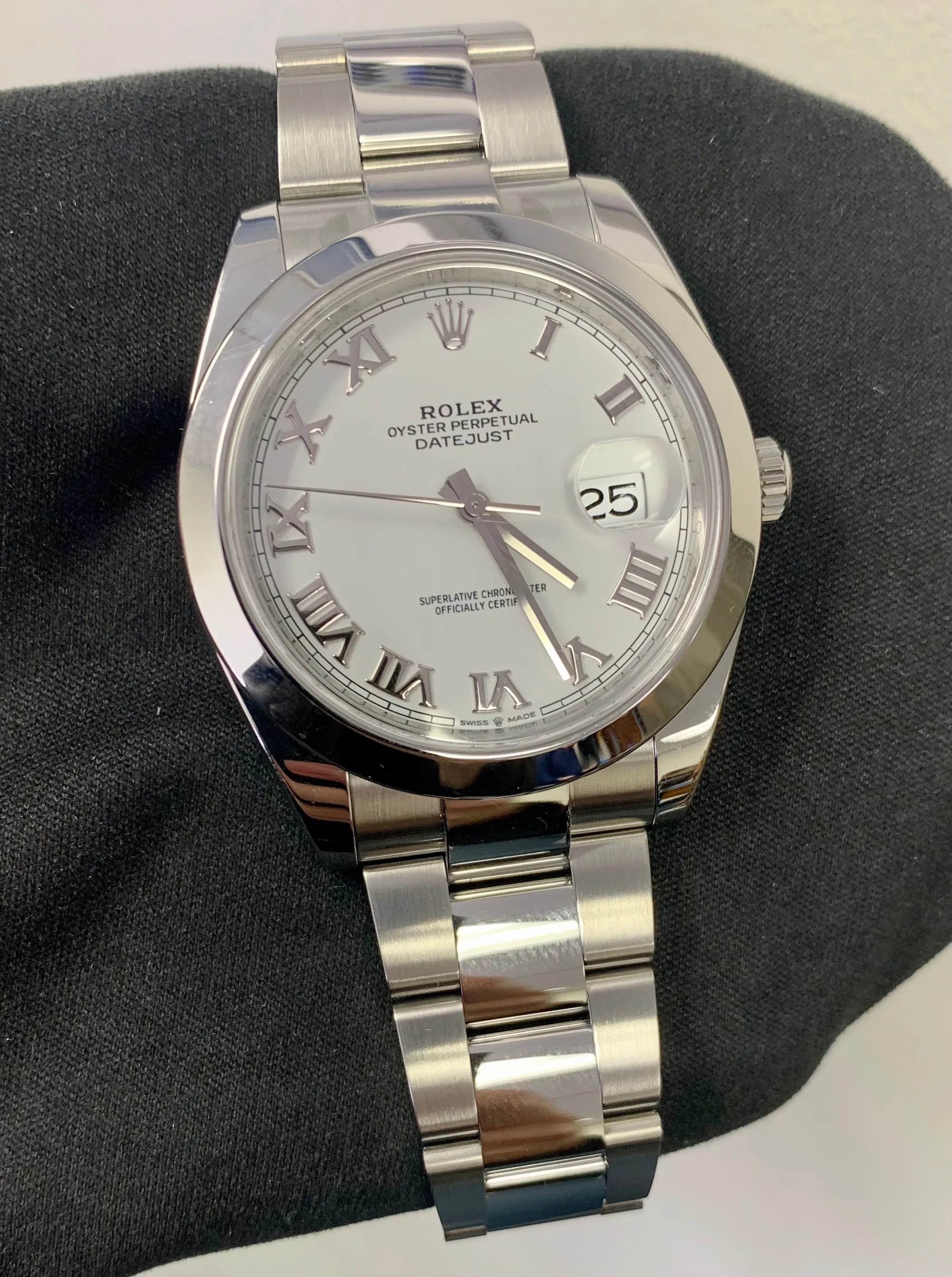 NEW Rolex DateJust 41 White Roman 126300 41mm Smooth Stainless Oyster Watch