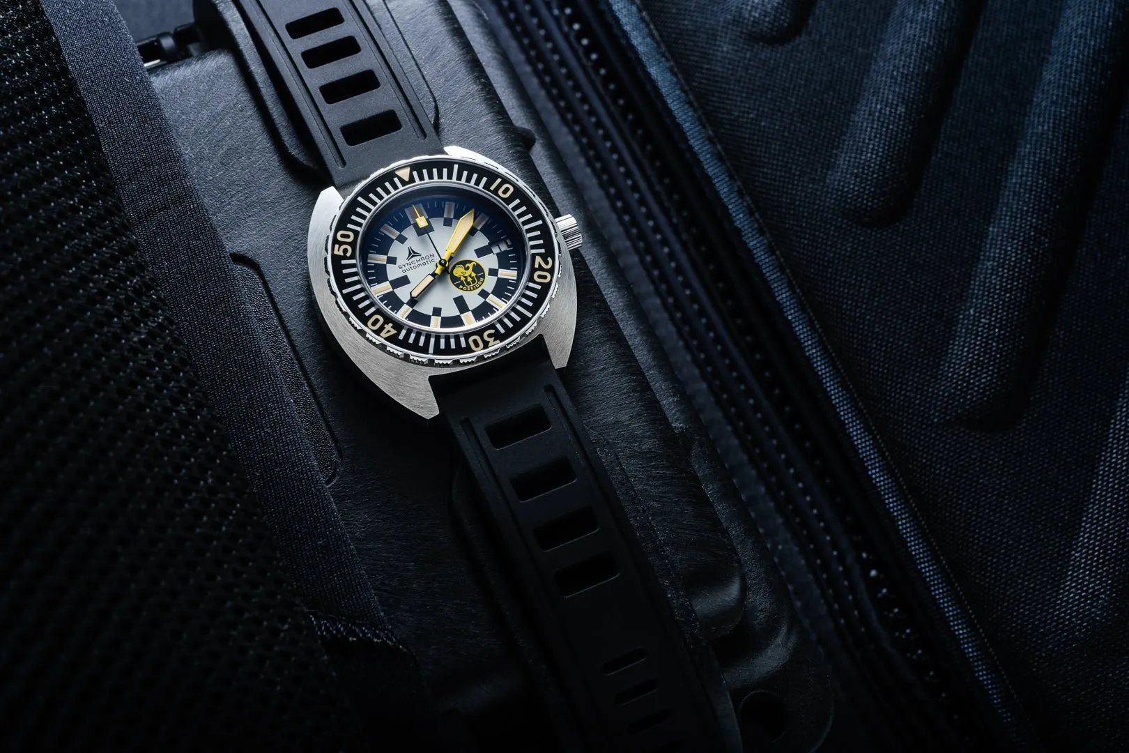 New SYNCHRON POSEIDON Diving Watch ISOfrane Rubber Limited Edition 490/1000