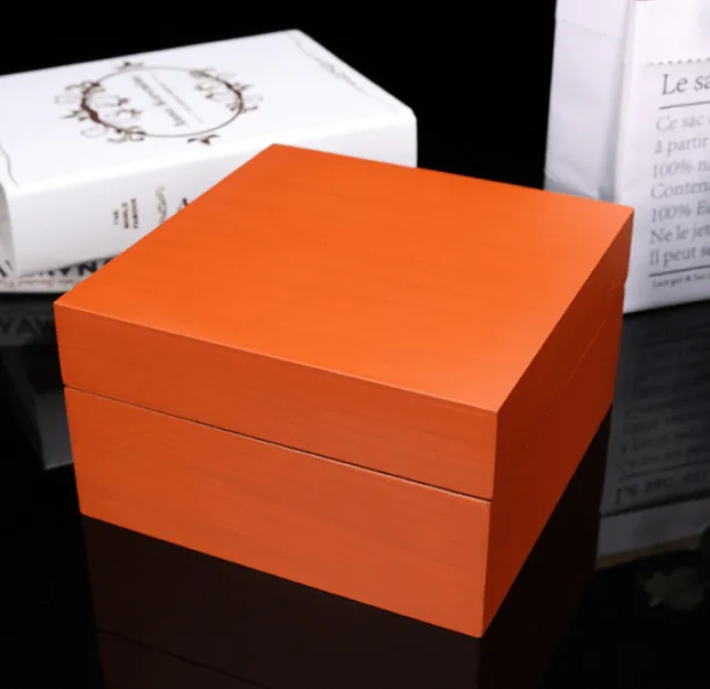 Noble Lacquer Watch Box-JPM0211