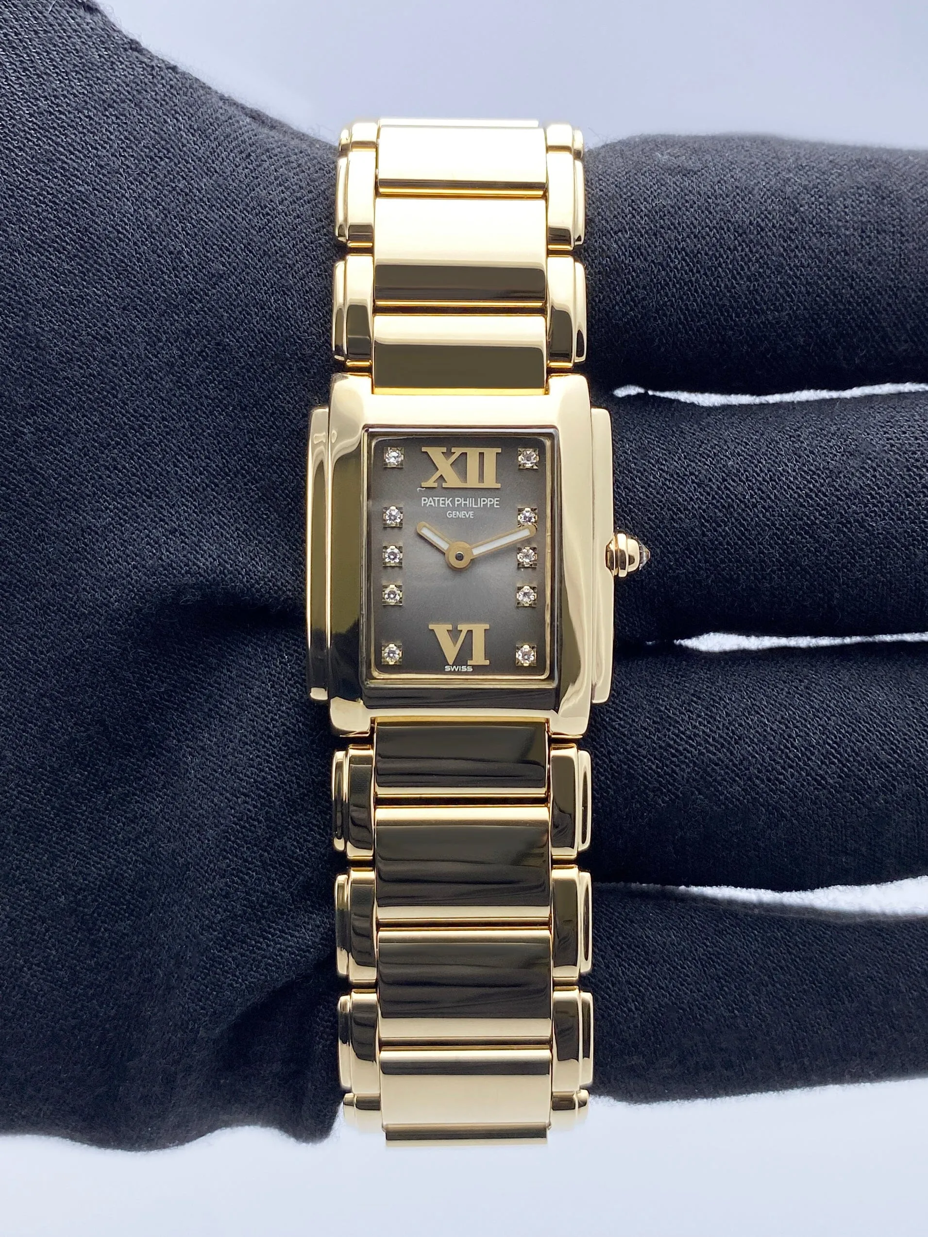 Patek Philippe Twenty-4 4907/1J-011 Gray Dial Ladies Watch