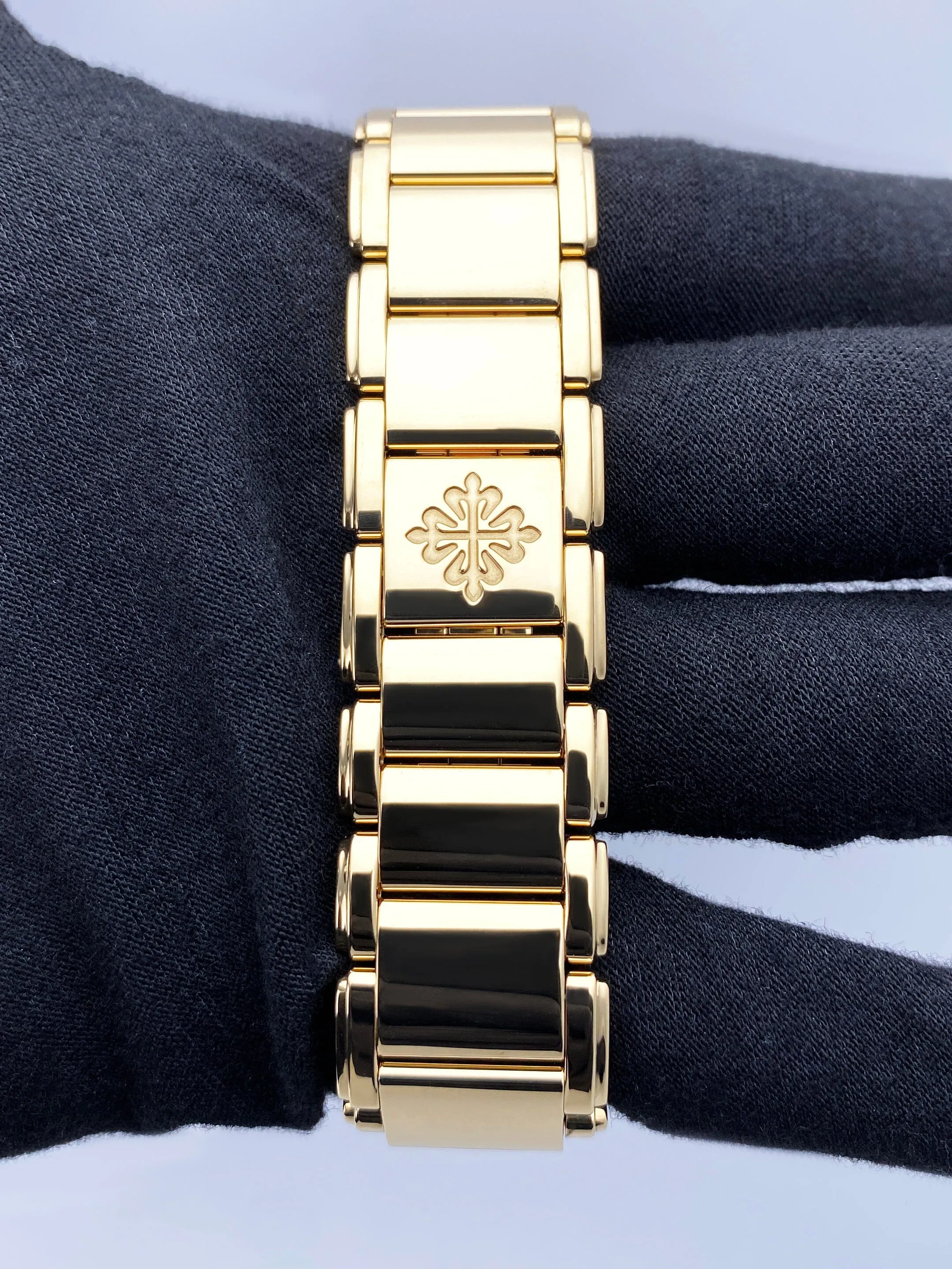 Patek Philippe Twenty-4 4907/1J-011 Gray Dial Ladies Watch