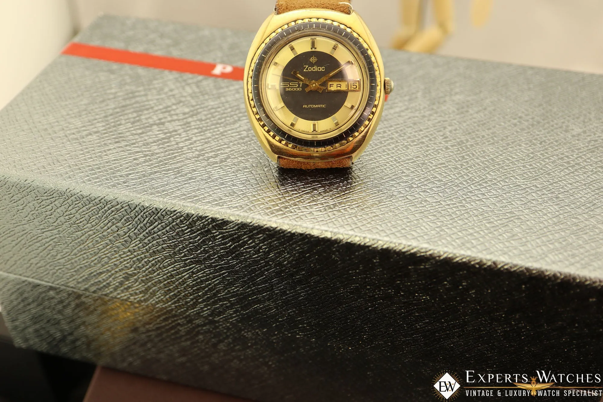 Serviced Rare Vintage Zodiac Gold SST 36000 BPH Automatic Day Date Watch Hi-Beat